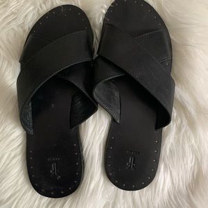 FRYE slip on black sandals